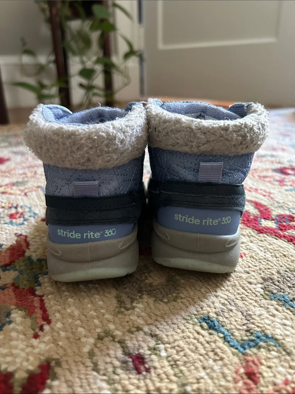 Stride Rite Size 7 Kids Waterproof Winter Boots - Light Purple/Gray